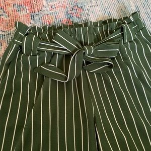 Green stripe ankle pants.Size 1x fits like an XL